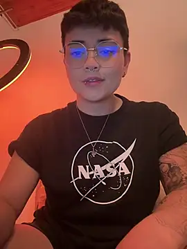 Ashley Chriss online show from 01/03/25, 05:28