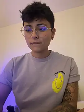 Ashley Chriss online show from 02/22/25, 12:05