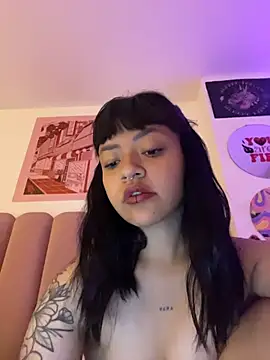 Ashley Chriss online show from 11/08/25, 02:23