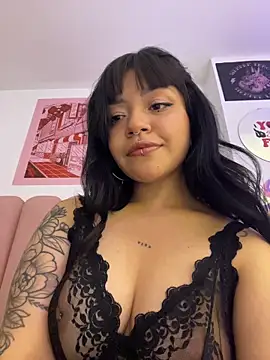 Ashley Chriss online show from 12/04/25, 04:00