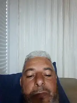 Snapshot of gordonunes chatting on 05/17/26, 09:55 gordonunes online show from 05/17/26, 09:55
