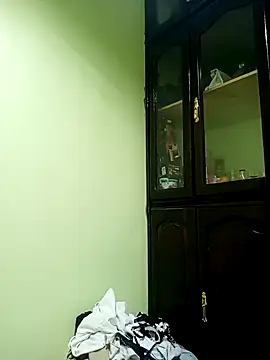 Snapshot of amal_sixi chatting on 12/15/24, 11:20 amal sixi online show from 12/15/24, 11:20