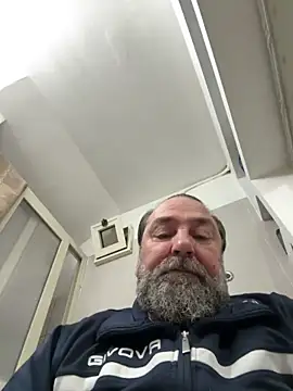 Snapshot of ros217 chatting on 01/19/26, 11:47 ros217 online show from 01/19/26, 11:47