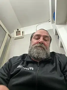 Snapshot of ros217 chatting on 02/09/26, 12:20 ros217 online show from 02/09/26, 12:20