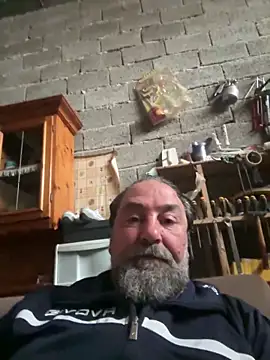 Snapshot of ros217 chatting on 03/07/26, 11:29 ros217 online show from 03/07/26, 11:29