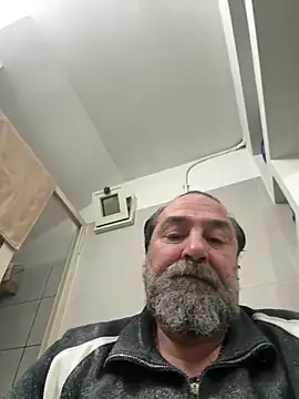 Snapshot of ros217 chatting on 03/17/26, 04:21 ros217 online show from 03/17/26, 04:21