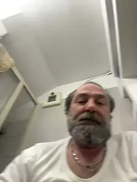 Snapshot of ros217 chatting on 03/28/26, 05:12 ros217 online show from 03/28/26, 05:12