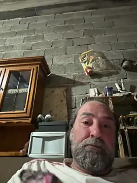 Snapshot of ros217 chatting on 04/10/26, 10:14 ros217 online show from 04/10/26, 10:14