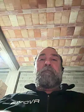 Snapshot of ros217 chatting on 04/18/26, 07:58 ros217 online show from 04/18/26, 07:58