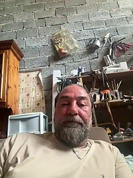 Snapshot of ros217 chatting on 07/11/26, 09:01 ros217 online show from 07/11/26, 09:01
