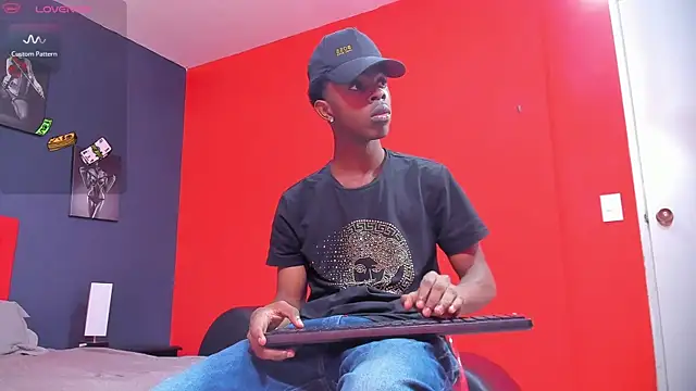 Snapshot of OraineBarrett chatting on 12/10/24, 08:27 OraineBarrett online show from 12/10/24, 08:27