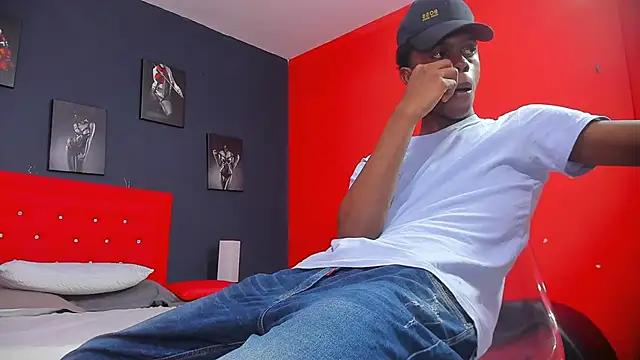 Snapshot of OraineBarrett chatting on 12/12/24, 10:09 OraineBarrett online show from 12/12/24, 10:09