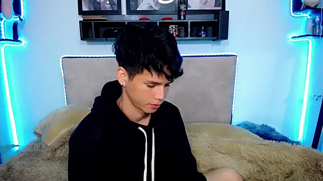 Snapshot of Tayson_Rivers chatting on 12/05/24, 09:39 Tayson Rivers online show from 12/05/24, 09:39