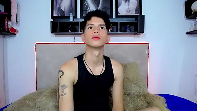 Snapshot of Tayson_Rivers chatting on 12/10/24, 03:12 Tayson Rivers online show from 12/10/24, 03:12