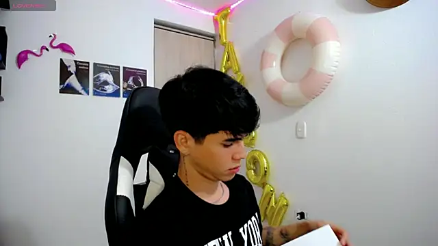 Snapshot of Tayson_Rivers chatting on 09/12/25, 12:22 Tayson Rivers online show from 09/12/25, 12:22