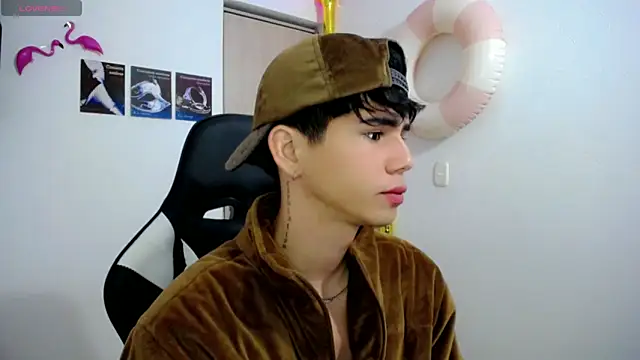 Snapshot of Tayson_Rivers chatting on 09/15/25, 11:21 Tayson Rivers online show from 09/15/25, 11:21