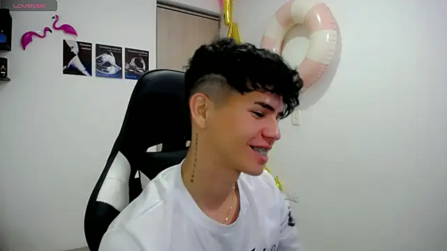 Snapshot of Tayson_Rivers chatting on 09/22/25, 01:29 Tayson Rivers online show from 09/22/25, 01:29