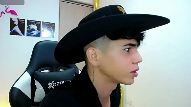 Snapshot of Tayson_Rivers chatting on 09/22/25, 11:51 Tayson Rivers online show from 09/22/25, 11:51