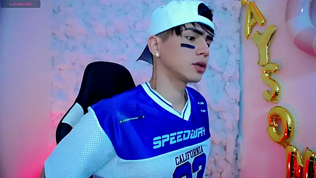 Snapshot of Tayson_Rivers chatting on 10/16/25, 09:27 Tayson Rivers online show from 10/16/25, 09:27