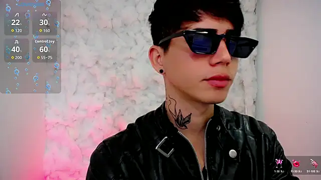 Snapshot of Tayson_Rivers chatting on 10/25/25, 02:02 Tayson Rivers online show from 10/25/25, 02:02