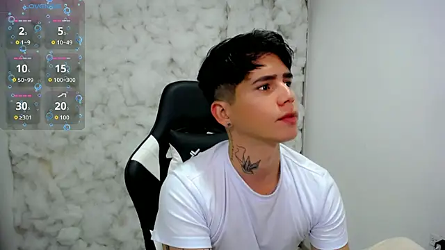 Snapshot of Tayson_Rivers chatting on 11/24/25, 02:11 Tayson Rivers online show from 11/24/25, 02:11