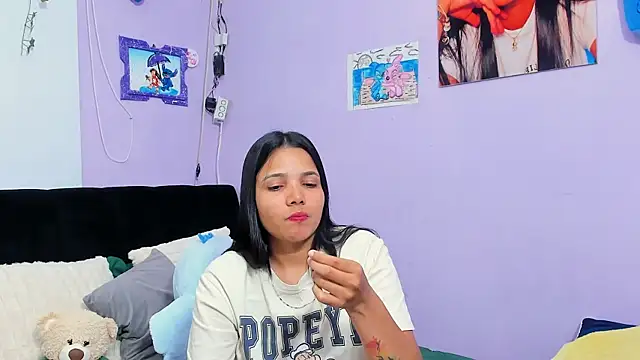 sara mendez2 online show from 10/21/25, 10:54