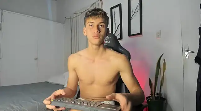 Snapshot of miguel_hz chatting on 02/07/25, 12:42 miguel hz online show from 02/07/25, 12:42