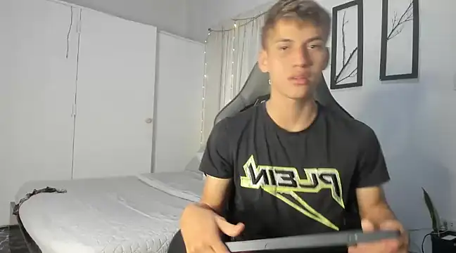 Snapshot of miguel_hz chatting on 02/11/25, 09:35 miguel hz online show from 02/11/25, 09:35