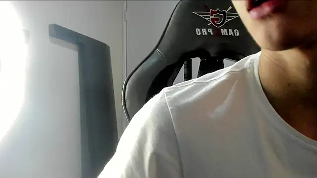 Snapshot of miguel_hz chatting on 03/06/25, 08:16 miguel hz online show from 03/06/25, 08:16