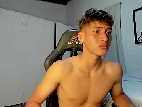 Snapshot of miguel_hz chatting on 03/10/25, 11:06 miguel hz online show from 03/10/25, 11:06