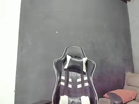 Snapshot of miguel_hz chatting on 03/13/25, 08:54 miguel hz online show from 03/13/25, 08:54