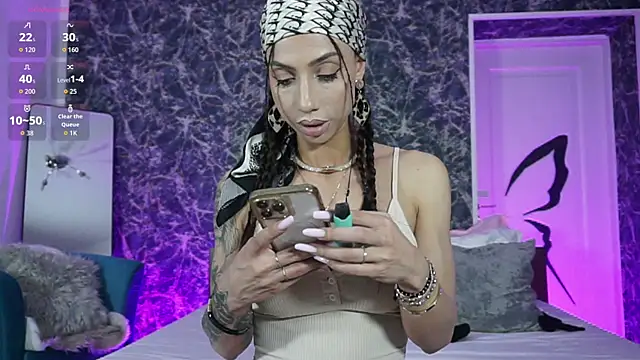 Snapshot of BrianaGolddenn chatting on 05/27/26, 07:33 BrianaGolddenn online show from 05/27/26, 07:33