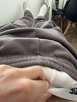 Snapshot of XMenX24 chatting on 01/10/25, 12:26 XMenX24 online show from 01/10/25, 12:26