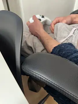 Snapshot of XMenX24 chatting on 03/12/25, 01:19 XMenX24 online show from 03/12/25, 01:19