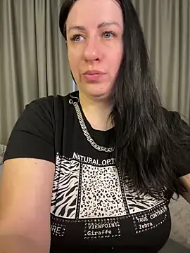 Evelinia online show from 01/10/25, 01:41