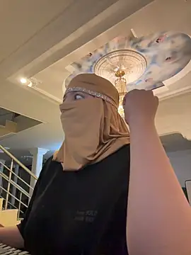 Snapshot of malak_nanyy chatting on 04/15/26, 02:29 malak nanyy online show from 04/15/26, 02:29