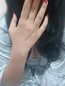 Snapshot of Liyan- chatting on 11/12/25, 07:20 Liyan- online show from 11/12/25, 07:20