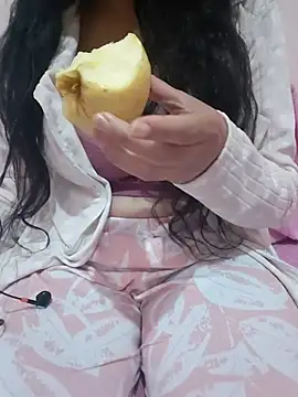 Snapshot of Liyan- chatting on 11/24/25, 10:31 Liyan- online show from 11/24/25, 10:31