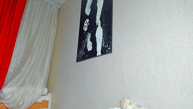 Snapshot of foxy_blond chatting on 09/30/25, 12:04 foxy blond online show from 09/30/25, 12:04