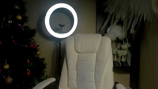 Snapshot of foxy_blond chatting on 12/19/25, 12:39 foxy blond online show from 12/19/25, 12:39