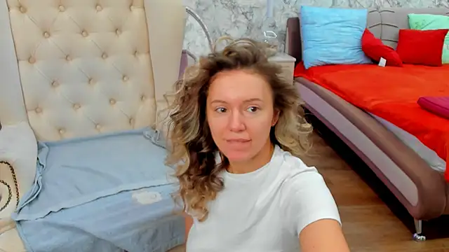 Snapshot of foxy_blond chatting on 02/27/26, 12:32 foxy blond online show from 02/27/26, 12:32