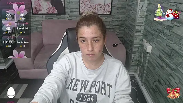 Snapshot of Valerie_b chatting on 12/20/24, 06:56 Valerie b online show from 12/20/24, 06:56