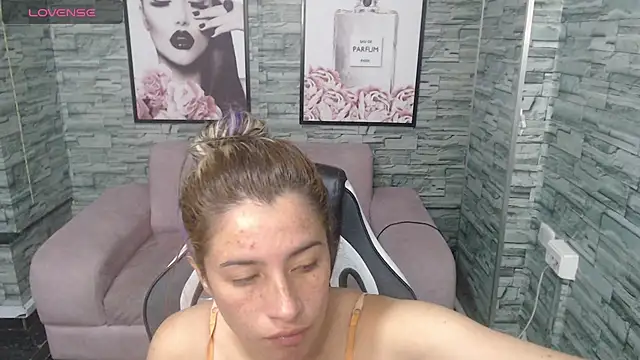 Snapshot of Valerie_b chatting on 12/29/24, 03:46 Valerie b online show from 12/29/24, 03:46