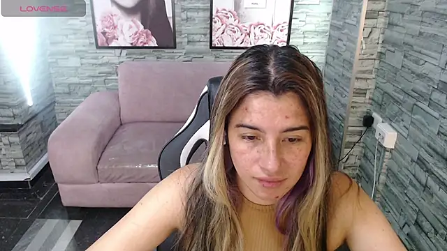 Snapshot of Valerie_b chatting on 02/01/25, 03:08 Valerie b online show from 02/01/25, 03:08