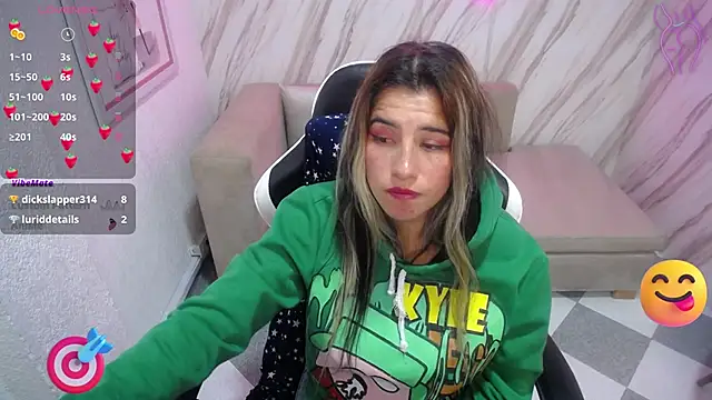 Snapshot of Valerie_b chatting on 03/12/25, 09:12 Valerie b online show from 03/12/25, 09:12