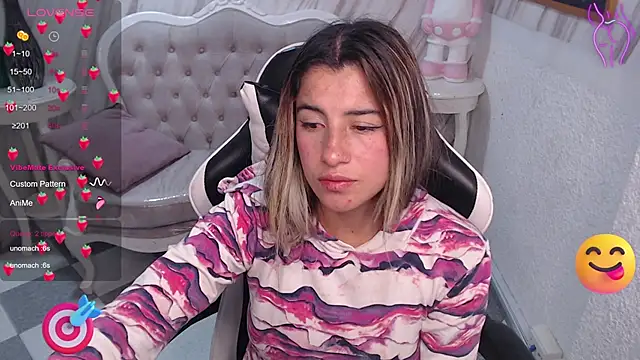 Snapshot of Valerie_b chatting on 03/15/25, 09:30 Valerie b online show from 03/15/25, 09:30