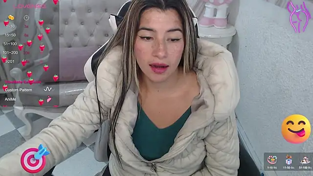 Snapshot of Valerie_b chatting on 03/19/25, 09:17 Valerie b online show from 03/19/25, 09:17