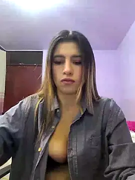 Snapshot of Valerie_b chatting on 09/21/25, 02:13 Valerie b online show from 09/21/25, 02:13