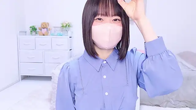 Snapshot of Im_Yu-na chatting on 02/16/25, 11:38 Im Yu-na online show from 02/16/25, 11:38