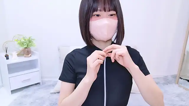 Snapshot of Im_Yu-na chatting on 02/16/25, 08:55 Im Yu-na online show from 02/16/25, 08:55